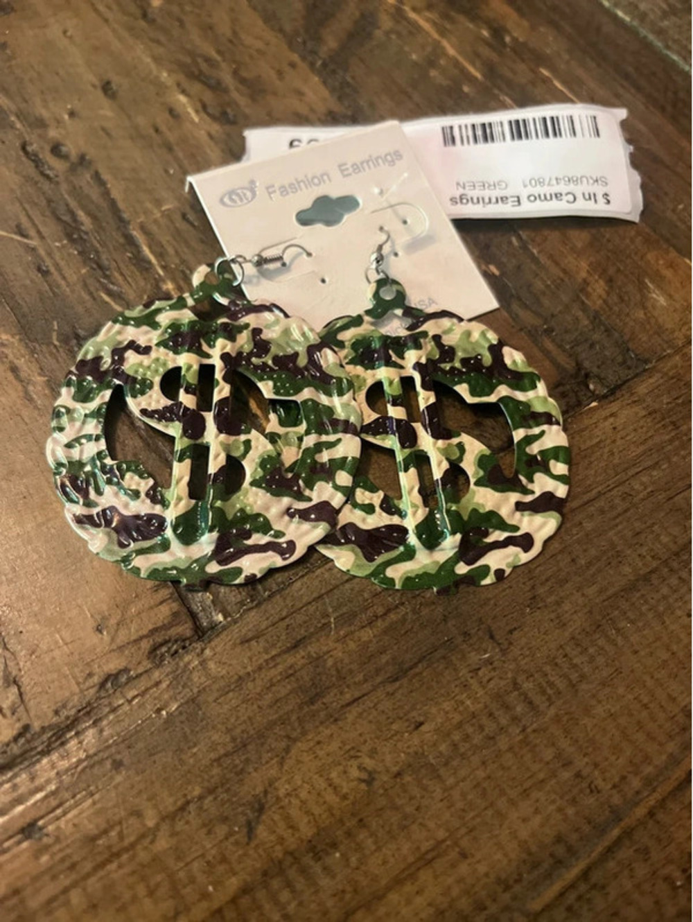 BNWT Camo Dollar Sign Statement Dangle Earrings - Green Camouflage